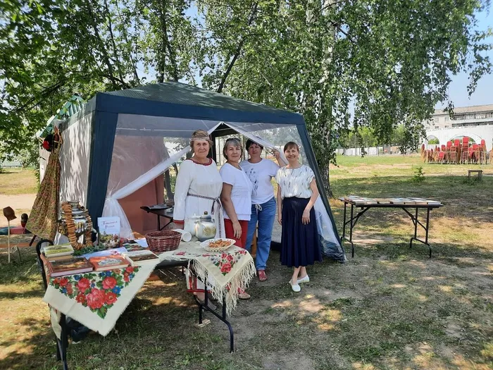 ДЕНЬ РОССИИ В ГОРОДСКОМ ПАРКЕ