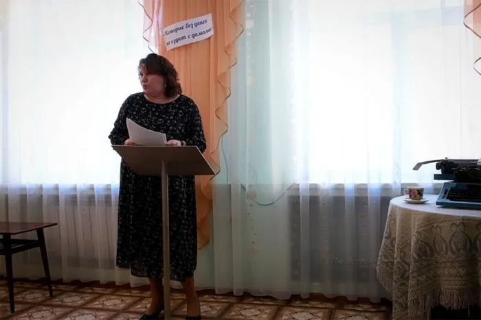 В БИБЛИОТЕКЕ…  НЕРВНЫЕ ЛЮДИ