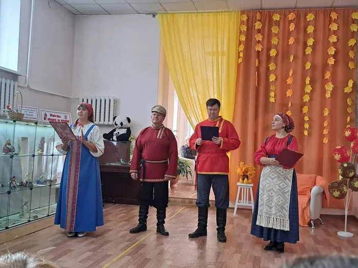 ПОКРОВСКИЕ ПОСИДЕЛКИ