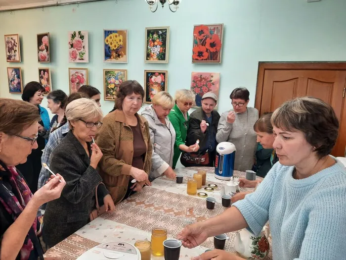 МЕДОВЫЙ СТОЛ В МЕДОВЫЙ СПАС