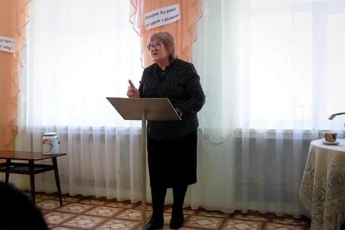 В БИБЛИОТЕКЕ…  НЕРВНЫЕ ЛЮДИ