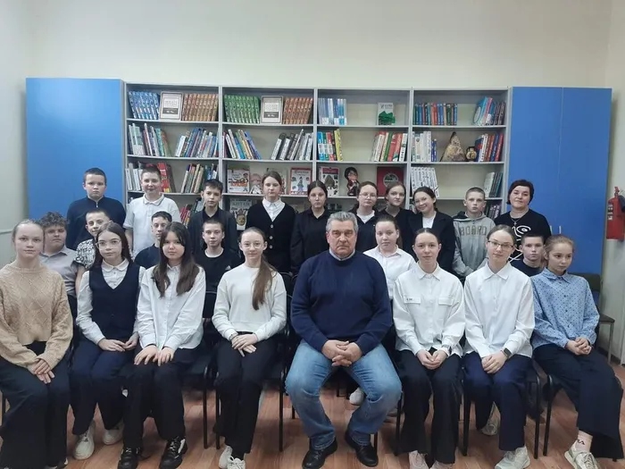 Афганистан к нам тянется сквозь годы.