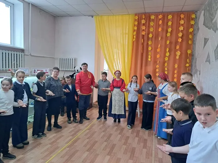 ПОКРОВСКИЕ ПОСИДЕЛКИ