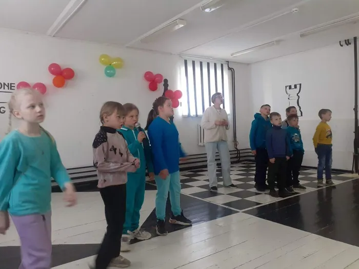 ДРУЖБА НАЧИНАЕТСЯ С УЛЫБКИ