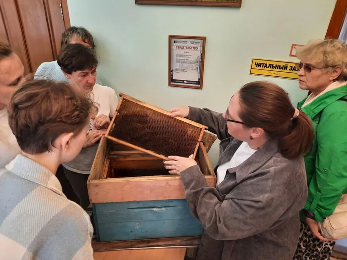 МЕДОВЫЙ СТОЛ В МЕДОВЫЙ СПАС